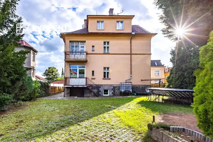 Prodej vícegeneračního domu, Novosedlice, Husova, 360 m2