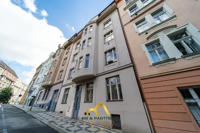 Pronájem bytu 3+kk, Praha - Vinohrady, Pod Karlovem, 85 m2