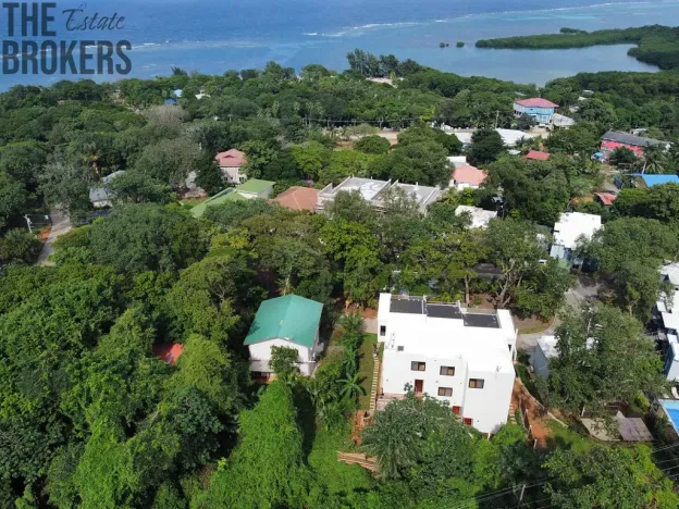 Prodej bytu 3+1, Coxen Hole, Roatán, Honduras, 139 m2