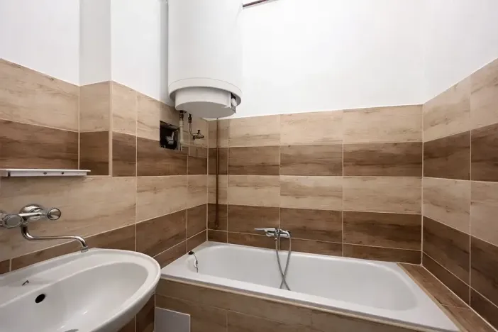 Pronájem bytu 1+1, Karlovy Vary, K. Čapka, 46 m2