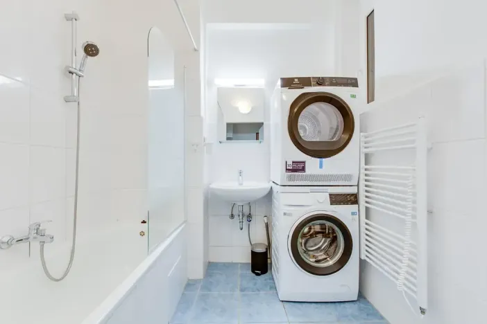 Pronájem bytu 1+kk, Praha, Sokolovská, 28 m2