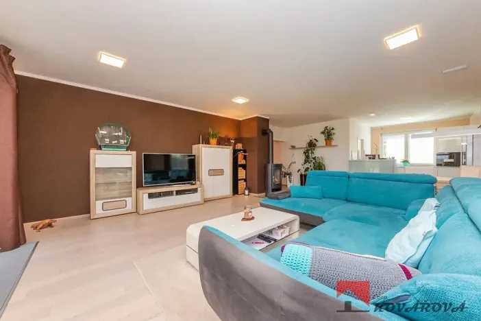 Prodej rodinného domu, Újezd, 346 m2