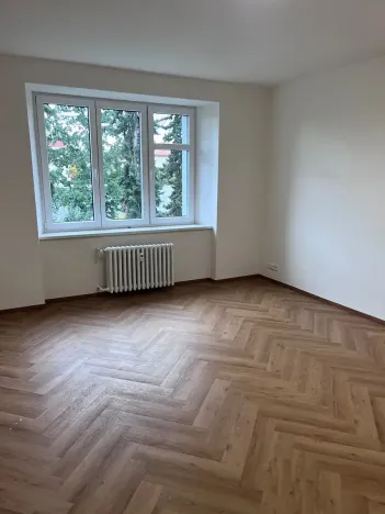 Pronájem bytu 1+kk, Praha - Vršovice, Jakutská, 35 m2