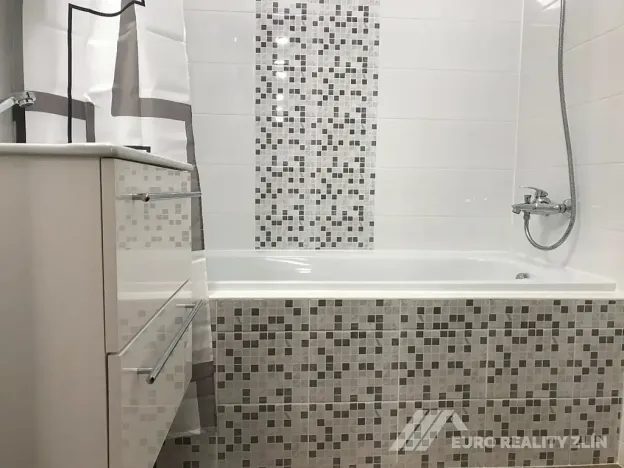 Pronájem bytu 2+1, Zlín, Benešovo nábřeží, 64 m2