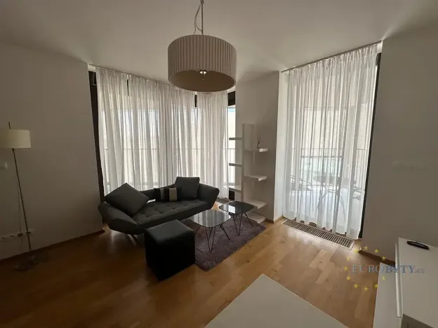 Pronájem bytu 2+kk, Praha - Žižkov, Pitterova, 70 m2