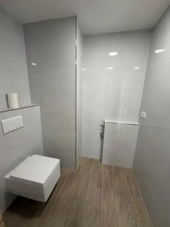 Pronájem bytu 2+kk, Praha, Toužimská, 43 m2