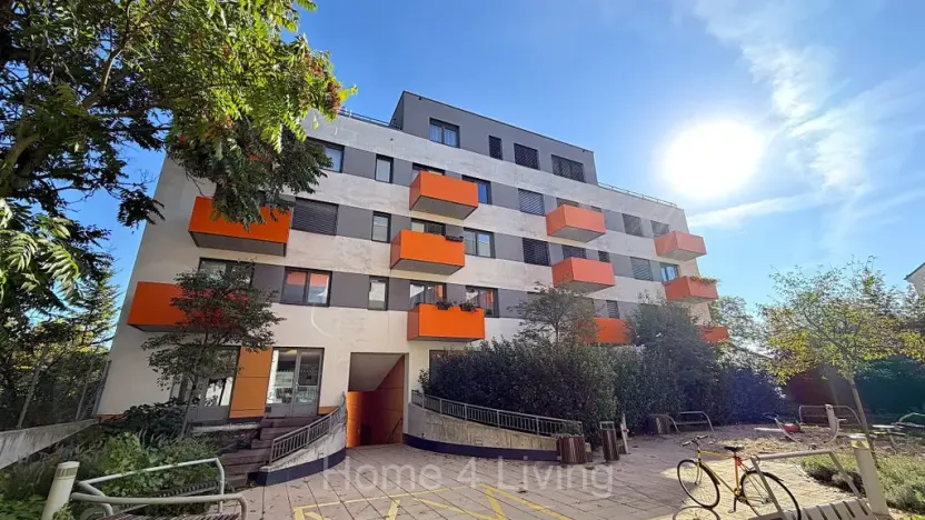 Prodej garážového stání, Brno, Mojmírovo náměstí, 15 m2