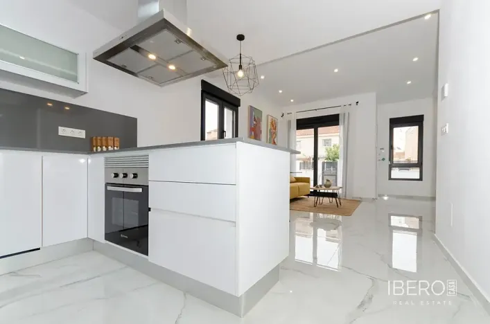 Prodej vily, Torrevieja, Španělsko, 95 m2