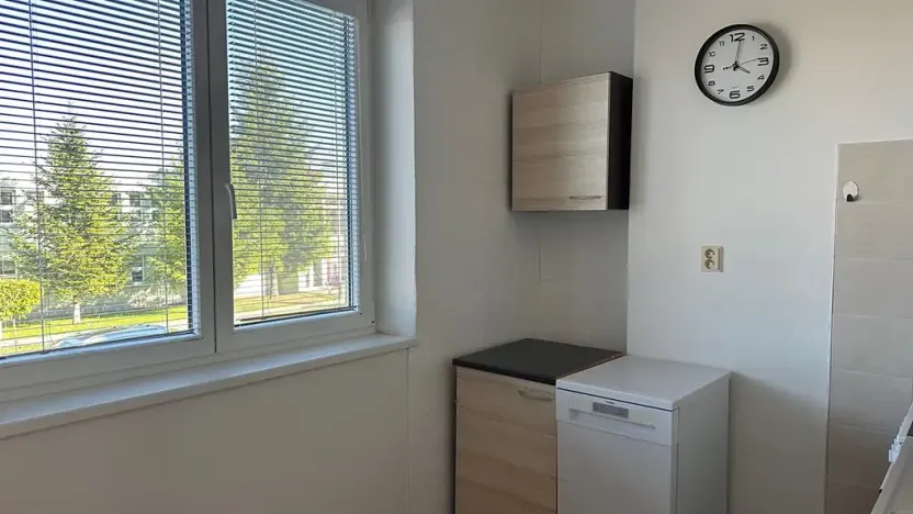 Pronájem bytu 2+1, Bánov, 56 m2