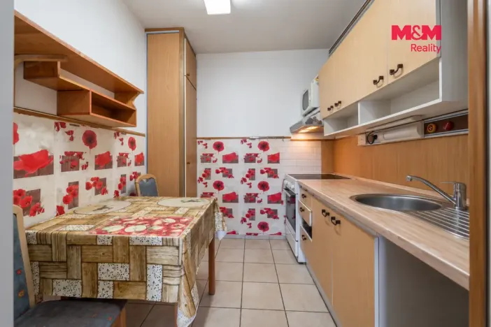 Prodej bytu 2+kk, Králův Dvůr, Nad Stadionem, 43 m2