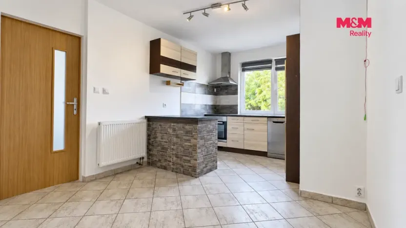 Pronájem bytu 3+1, Milovice - Mladá, Spojovací, 70 m2