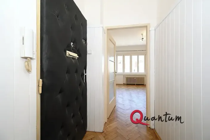 Pronájem bytu 1+kk, Praha - Holešovice, Veverkova, 29 m2