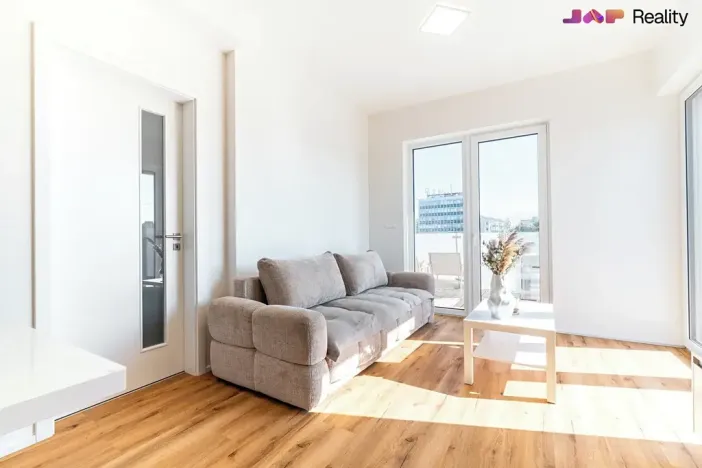 Pronájem bytu 2+kk, Brno, Komárovská, 54 m2