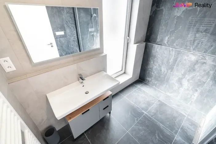 Pronájem bytu 2+kk, Brno, Komárovská, 54 m2