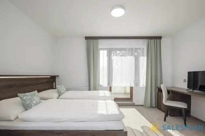Prodej ubytování, Doksy, Tyršovo náměstí, 1342 m2