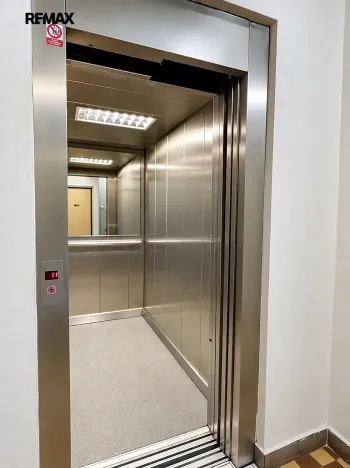 Pronájem bytu 1+kk, Praha - Braník, Vavřenova, 23 m2