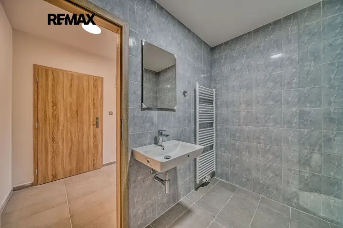Pronájem bytu 1+kk, Velký Osek, Revoluční, 26 m2