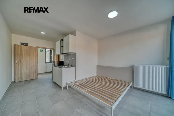 Pronájem bytu 1+kk, Velký Osek, Revoluční, 21 m2