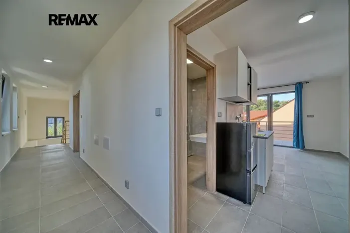 Pronájem bytu 1+kk, Velký Osek, Revoluční, 21 m2