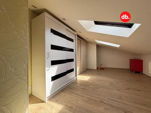 Pronájem bytu 2+kk, Karlovy Vary, Závodu míru, 60 m2