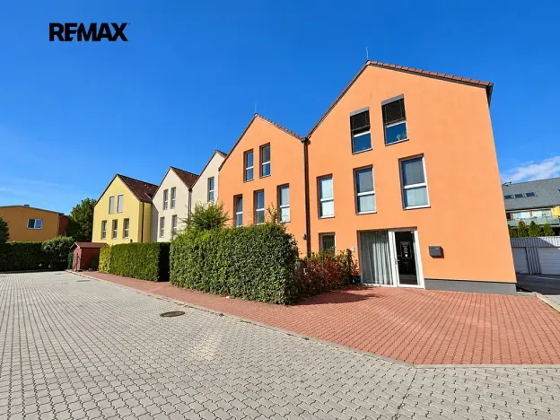 Pronájem bytu 3+kk, Praha - Cholupice, Podchýšská, 74 m2