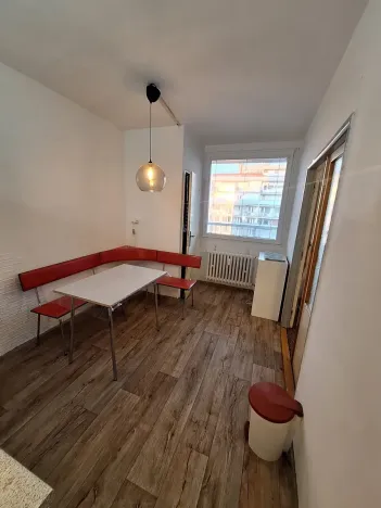Pronájem bytu 2+1, Praha - Vršovice, Tádžická, 66 m2