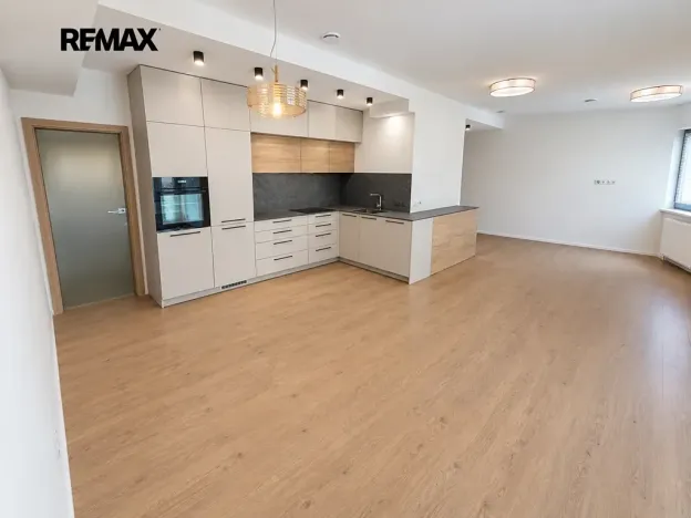 Prodej komerčního prostoru, 81 m², Slavkov u Brna