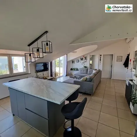 Prodej bytu 3+1, Novalja, Chorvatsko, 81 m2
