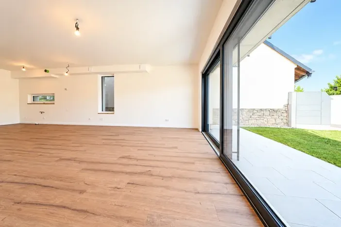 Prodej vícegeneračního domu, Šestajovice, Komenského, 275 m2