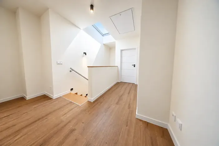 Prodej vícegeneračního domu, Šestajovice, Komenského, 275 m2
