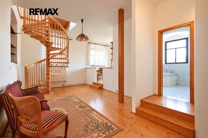 Prodej rodinného domu, Kájov, U Kostela, 200 m2