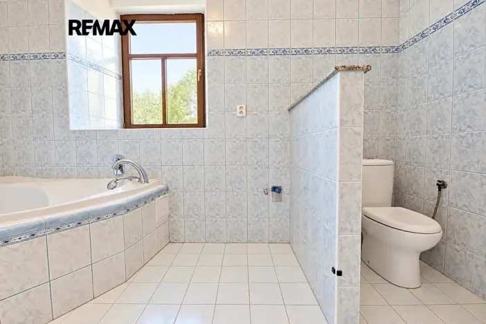Prodej rodinného domu, Kájov, U Kostela, 200 m2