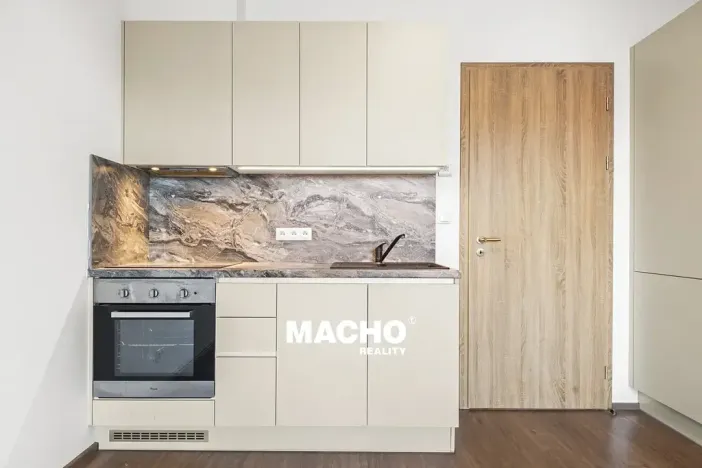 Pronájem bytu 1+kk, Praha - Michle, Krnkova, 33 m2
