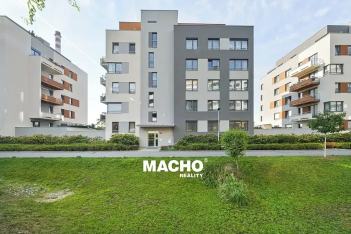 Pronájem bytu 1+kk, Praha - Michle, Krnkova, 33 m2