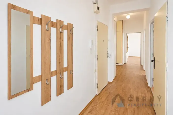 Prodej bytu 2+1, Liberec, Nad Školou, 60 m2