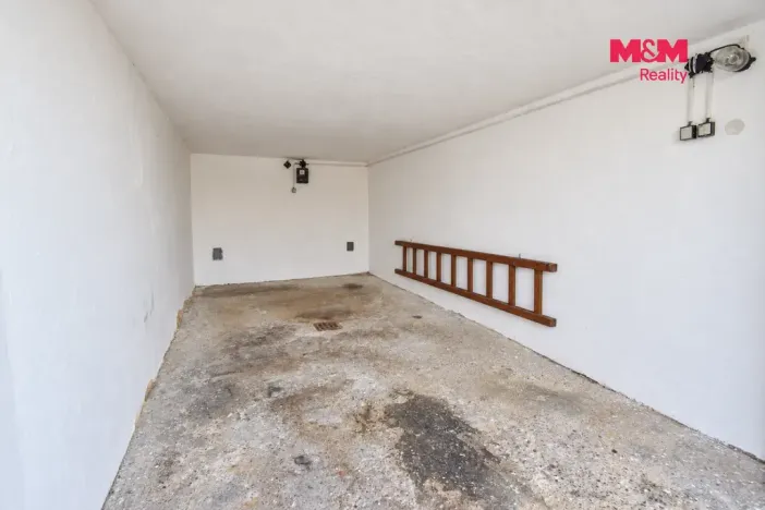 Prodej garáže, Jičín, Konecchlumského, 18 m2