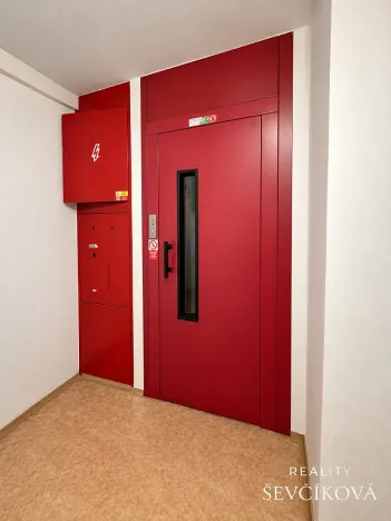 Prodej bytu 4+1, Praha - Bohnice, Řešovská, 79 m2