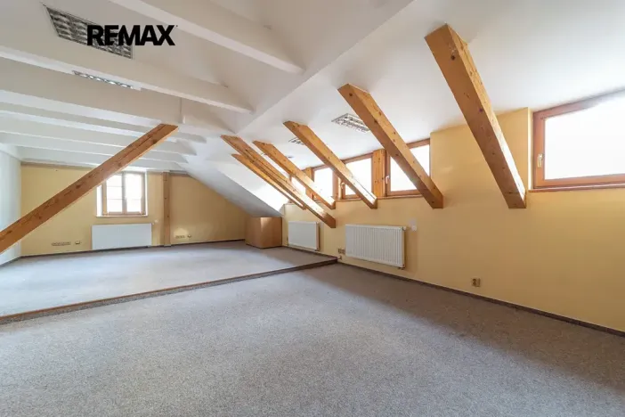 Prodej činžovního domu, Šumperk, nám. Míru, 220 m2