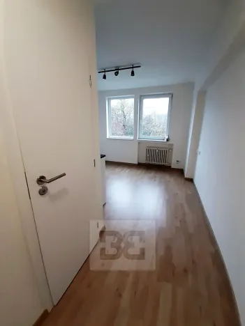 Pronájem bytu 1+kk, Praha - Jinonice, Peroutkova, 17 m2