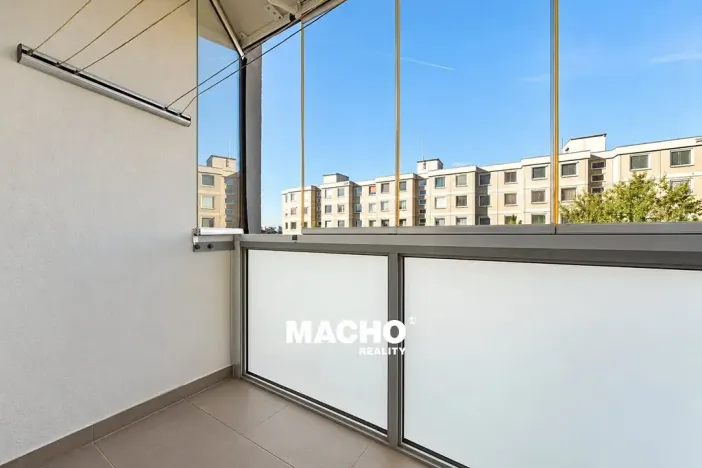 Pronájem bytu 3+kk, Praha - Modřany, Poljanovova, 65 m2