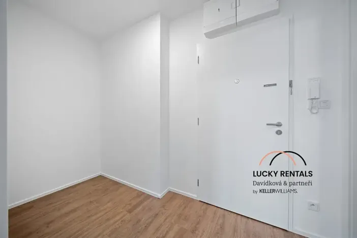 Pronájem bytu 1+kk, Praha - Chodov, Líbalova, 32 m2