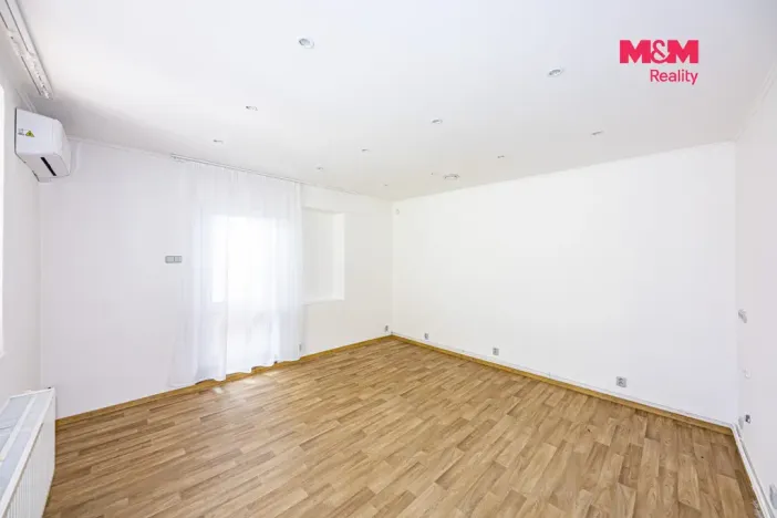 Pronájem obchodního prostoru, Čáslav - Čáslav-Staré Město, Klimenta Čermáka, 43 m2