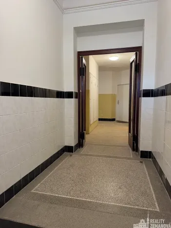 Pronájem bytu 2+kk, Praha - Vršovice, Petrohradská, 49 m2