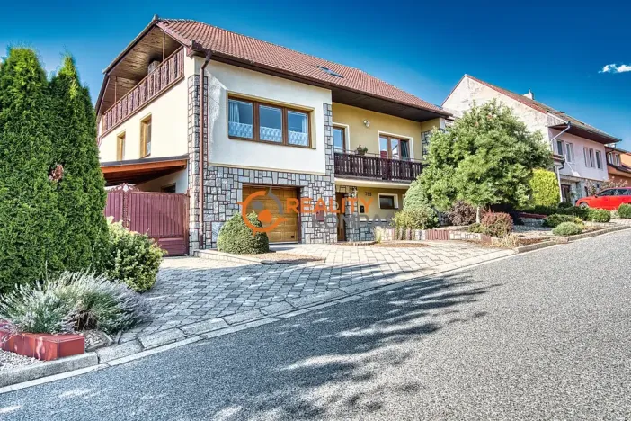 Prodej rodinného domu, 220 m², Hovorany