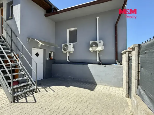 Pronájem komerční nemovitosti, Kladno - Kročehlavy, Kozinova, 22 m2