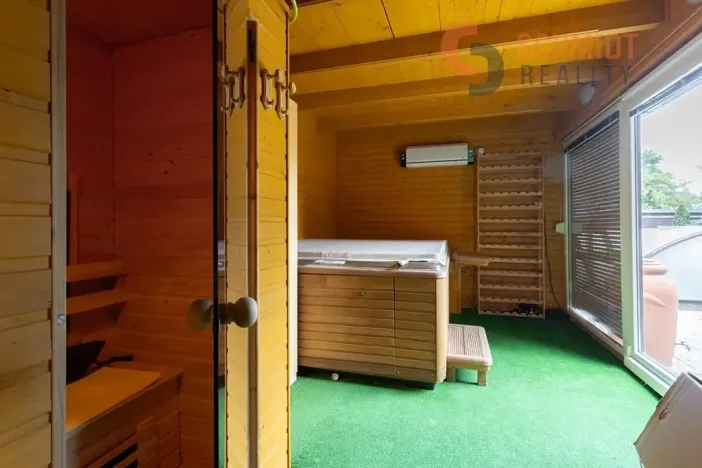 Prodej vícegeneračního domu, Hlohovec, Dolní konec, 259 m2