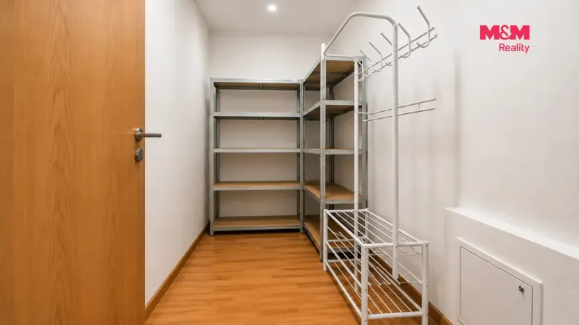 Prodej bytu 1+kk, Karlovy Vary - Drahovice, Mattoniho nábřeží, 45 m2