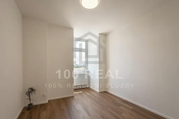 Pronájem bytu 2+kk, Pardubice, třída Míru, 52 m2