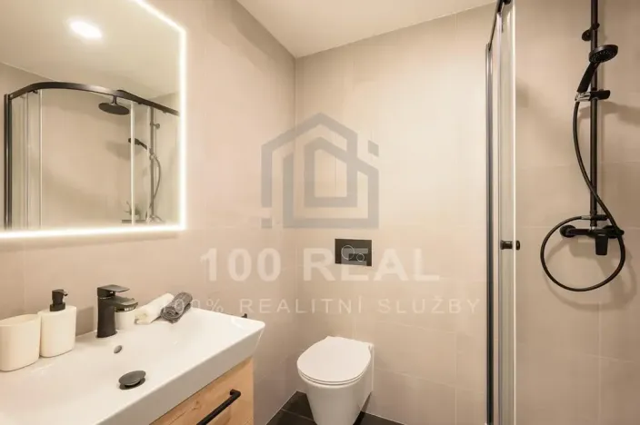 Pronájem bytu 1+kk, Pardubice, třída Míru, 37 m2
