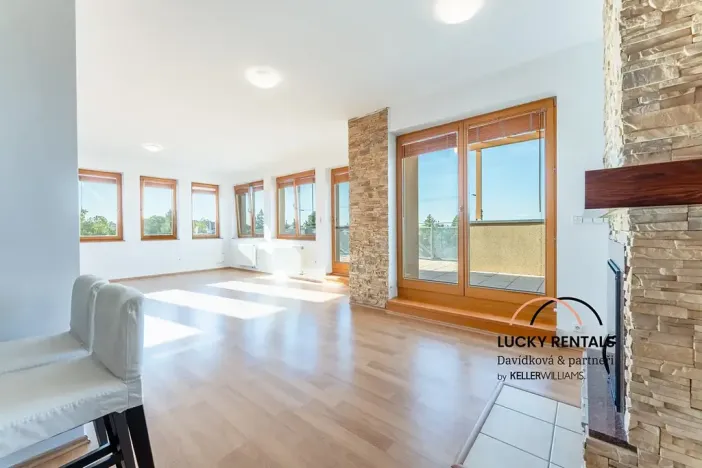 Pronájem bytu 3+kk, Praha - Střížkov, Jitravská, 97 m2